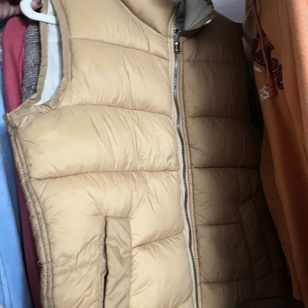 Tan Quilted Puffer Vest for Cozy Comfort